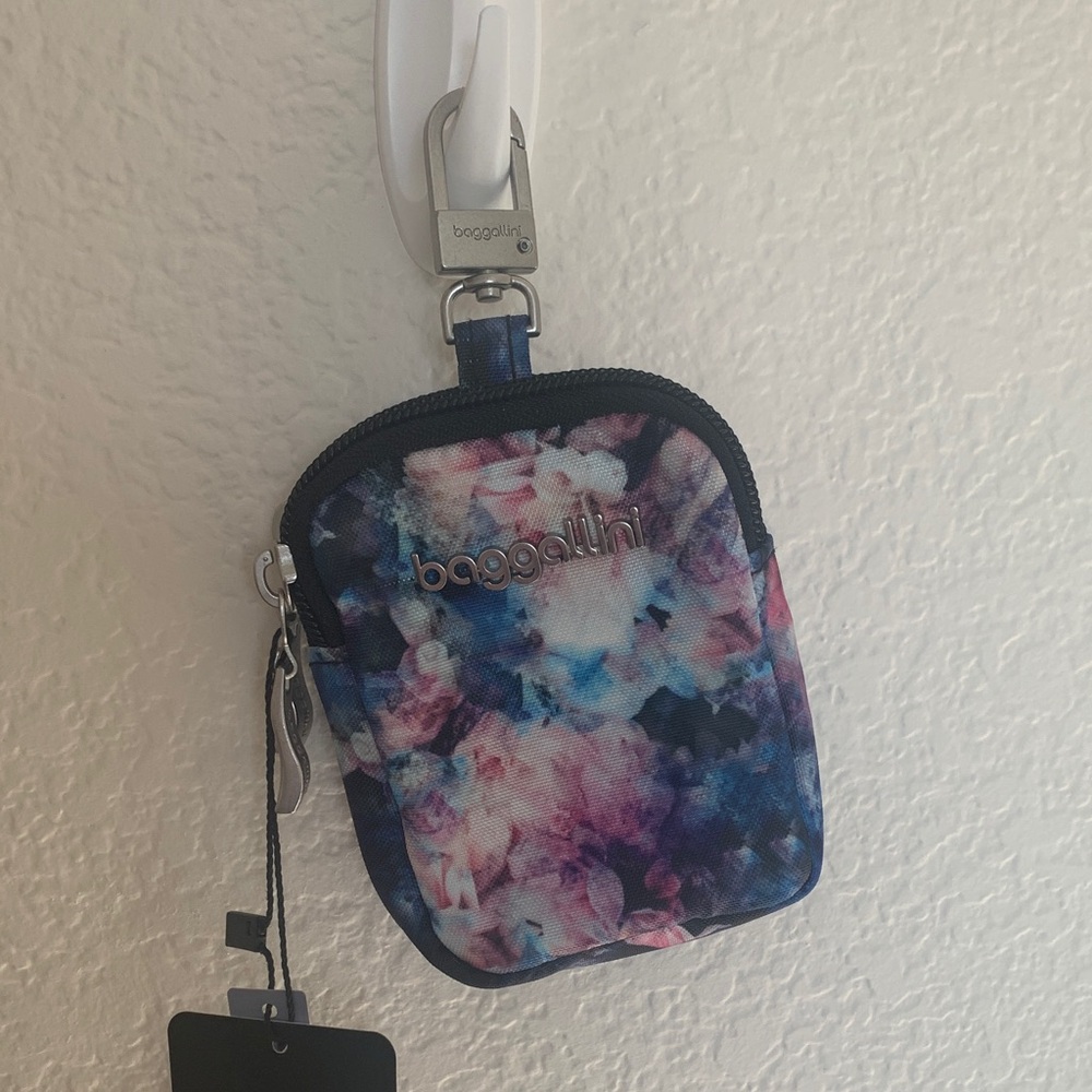Baggallini NWT On the Go Mini Pouch